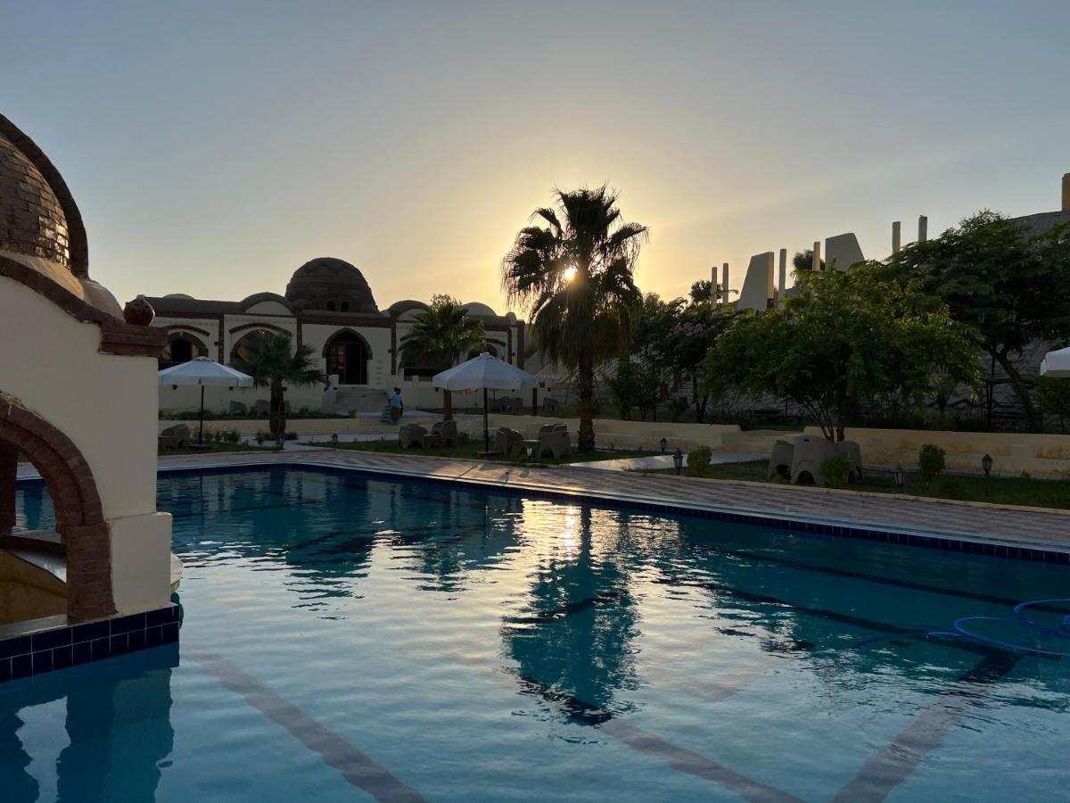 Elphardous Oasis Hotel Luxor Bagian luar foto