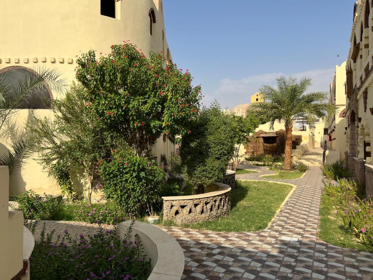 Elphardous Oasis Hotel Luxor Bagian luar foto