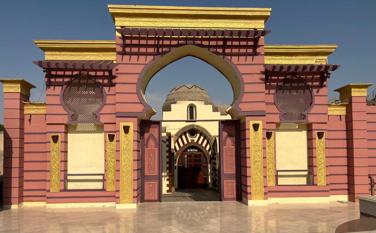 Elphardous Oasis Hotel Luxor Bagian luar foto